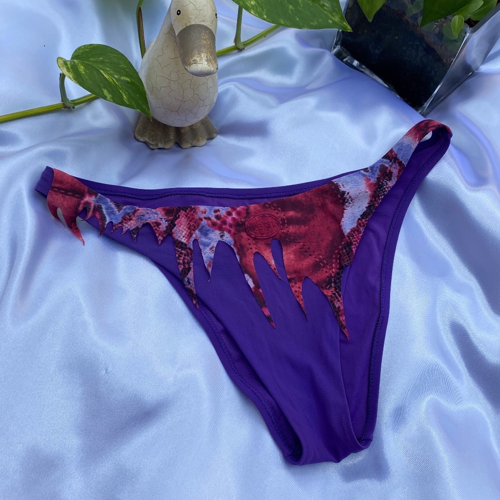 🌻🌻 SOLD 🌻🌻PARAH BIKINI BOTTOM